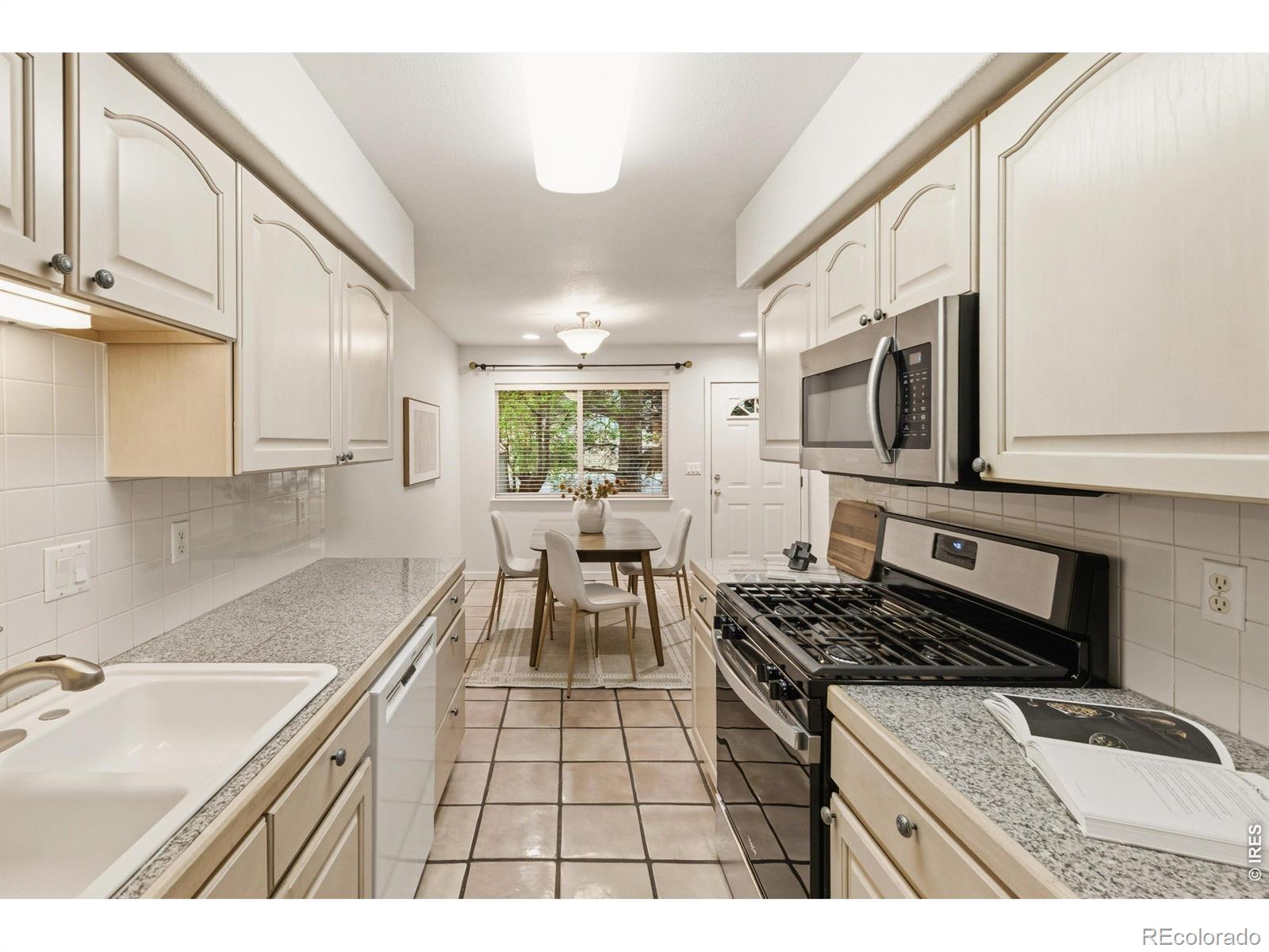 563 Ridgeview Drive