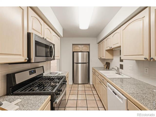 563 Ridgeview Drive