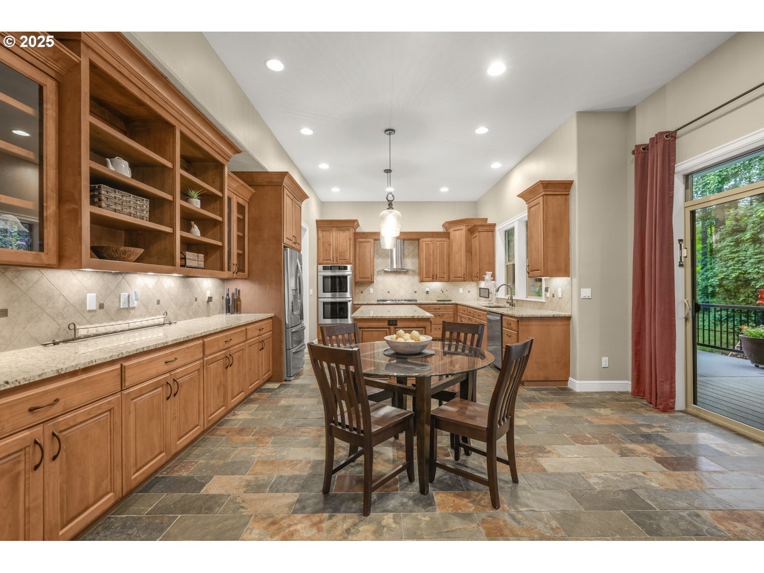 25600 NE RIDGE VIEW DR