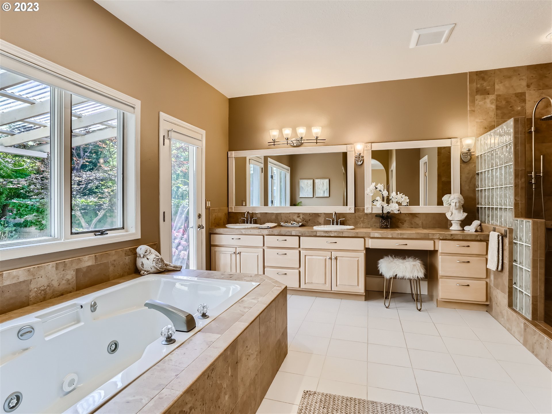 14150 NW BORDEAUX LN