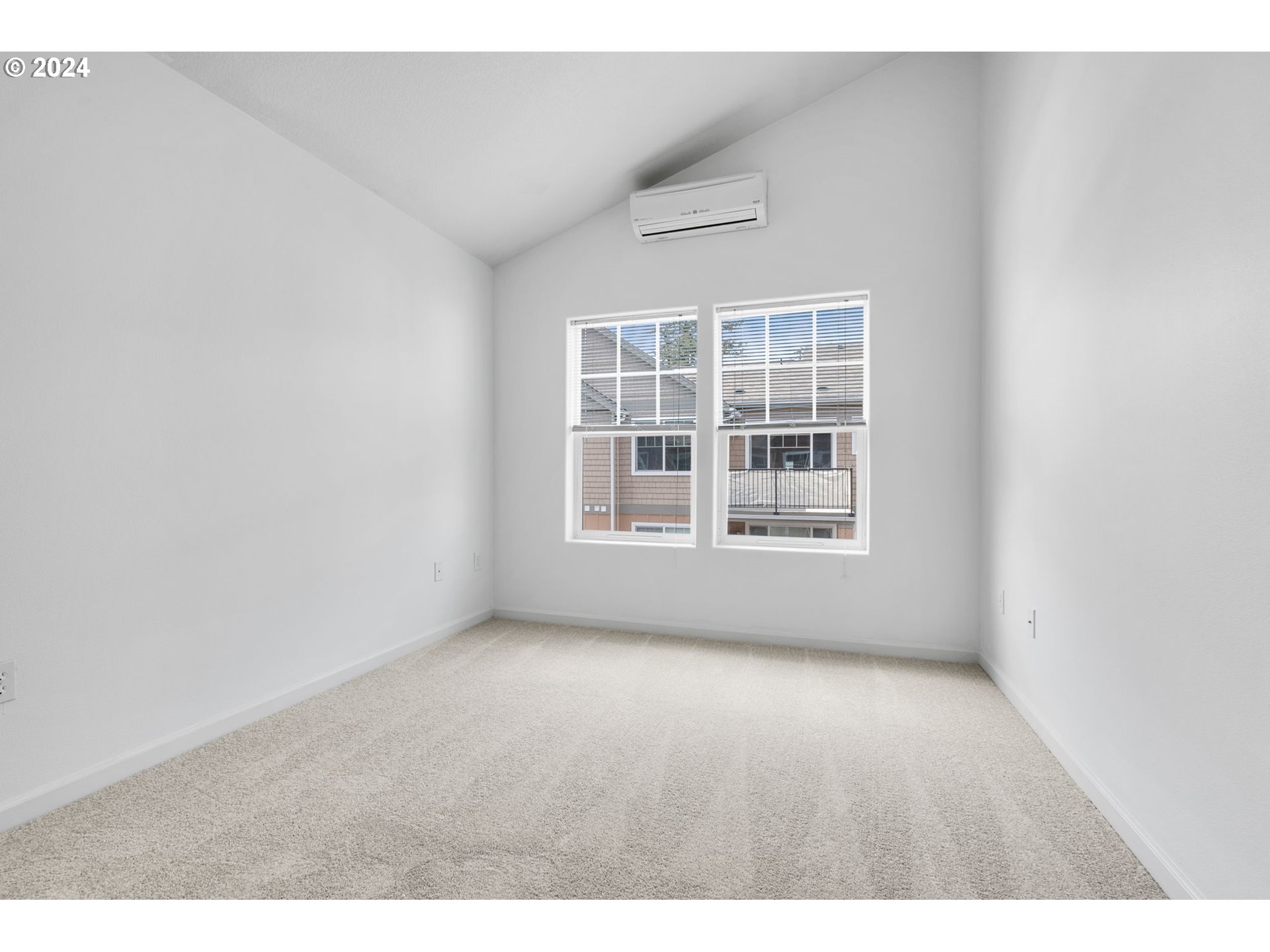 665 NW FALLING WATERS LN 101