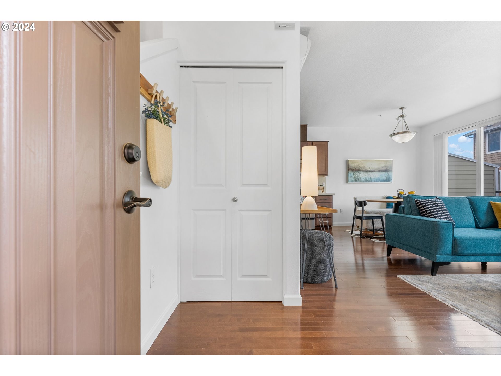 665 NW FALLING WATERS LN 101