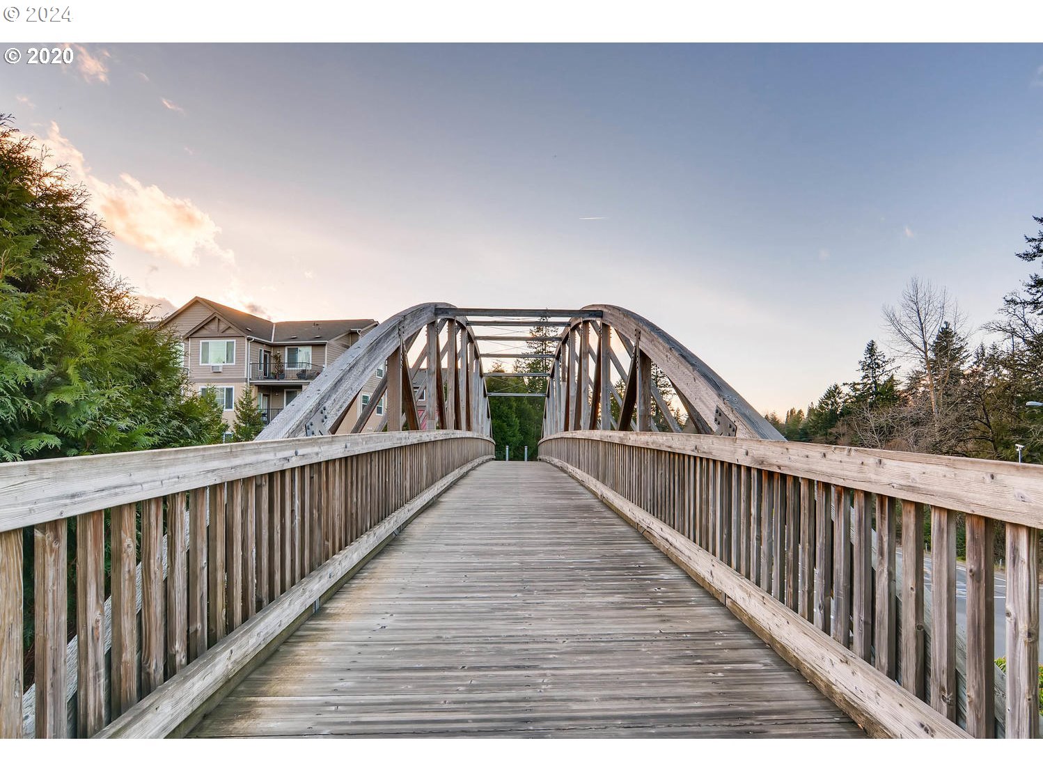 665 NW FALLING WATERS LN 101