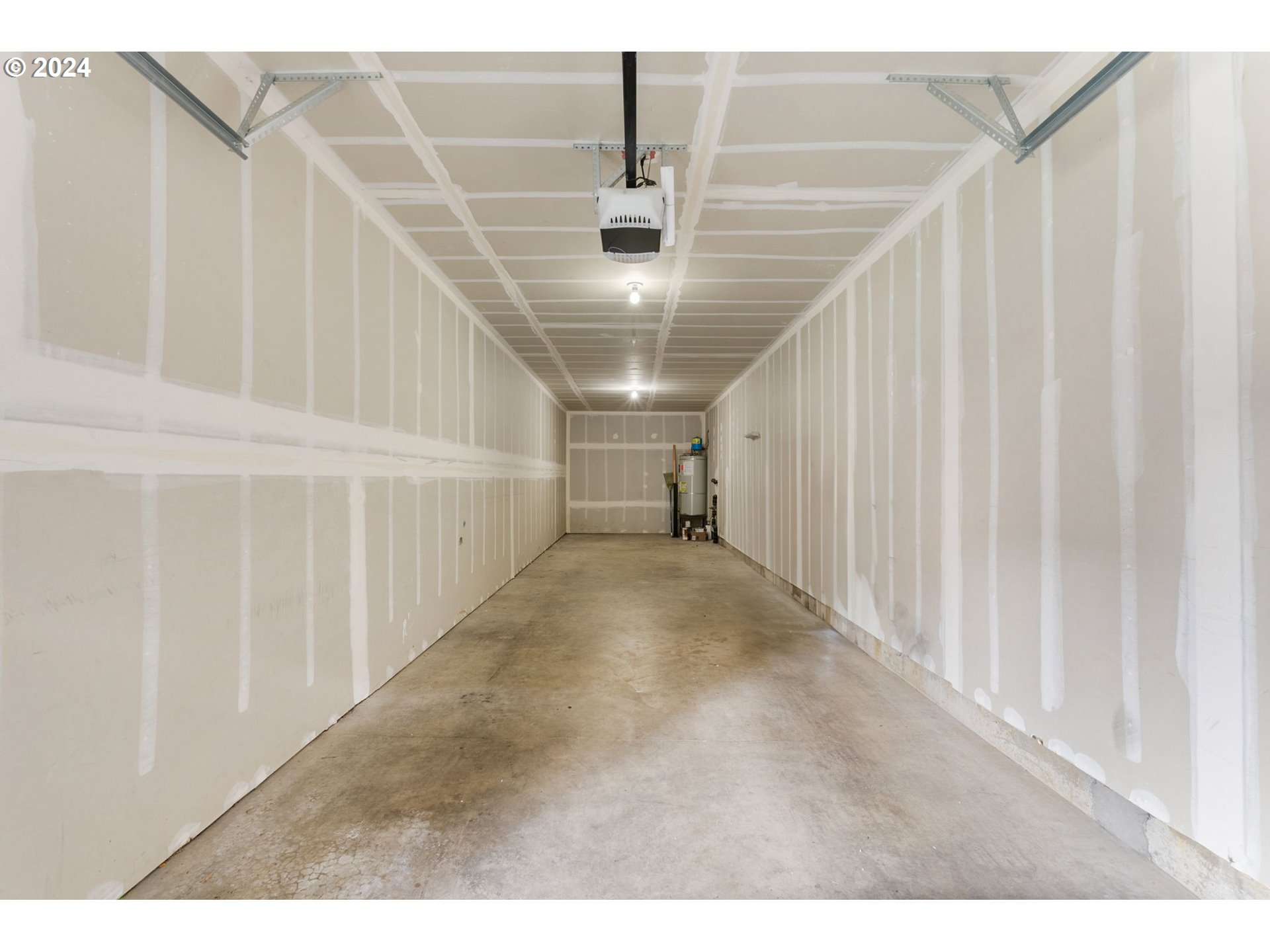 665 NW FALLING WATERS LN 101