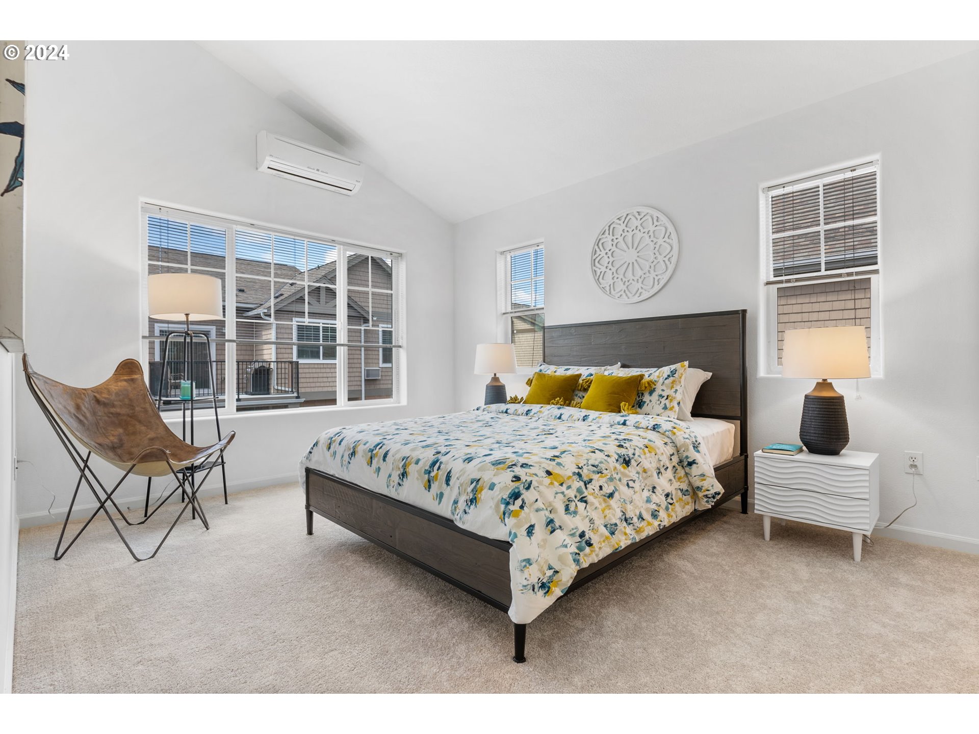 665 NW FALLING WATERS LN 101