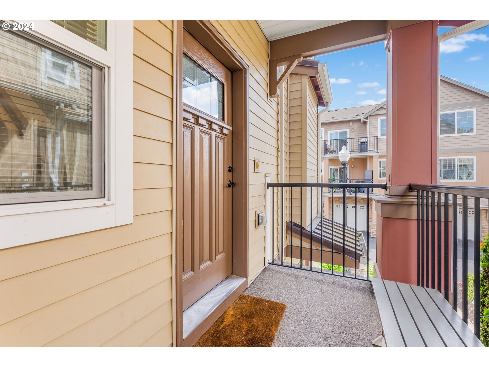 665 NW FALLING WATERS LN 101