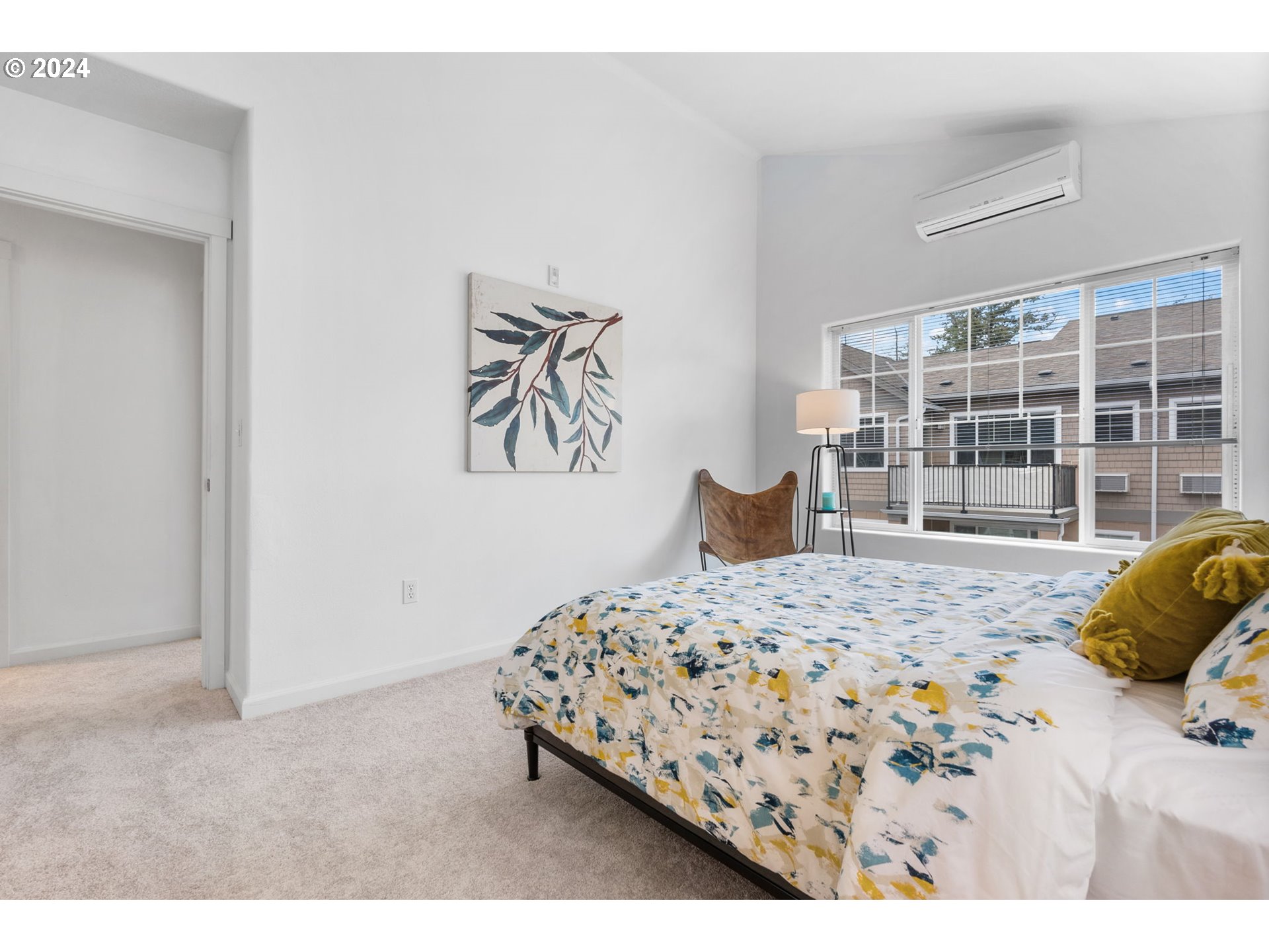 665 NW FALLING WATERS LN 101