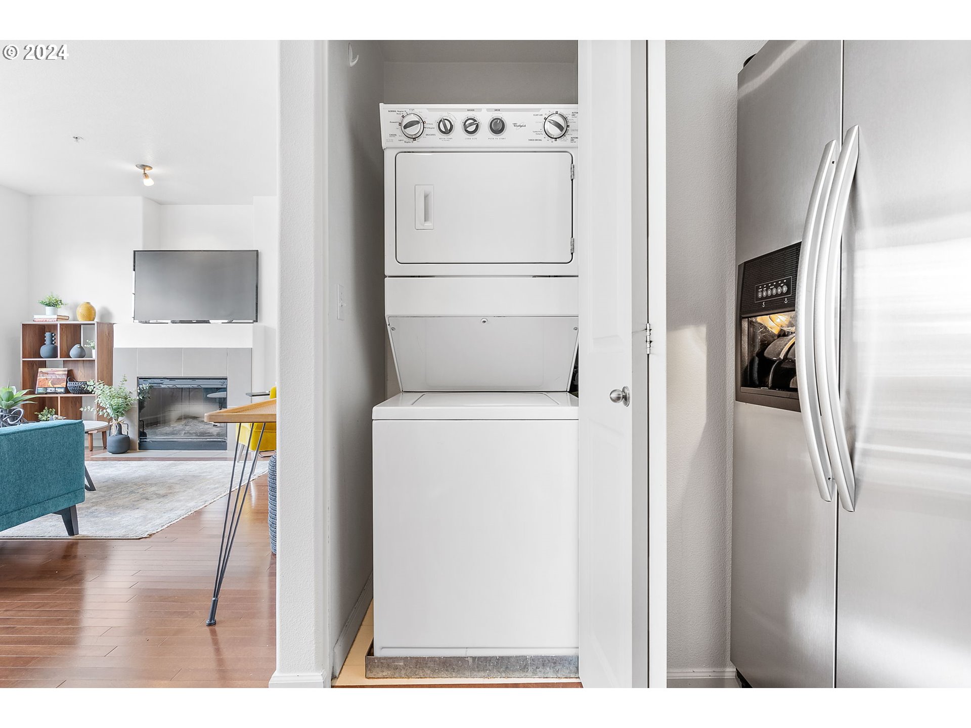 665 NW FALLING WATERS LN 101