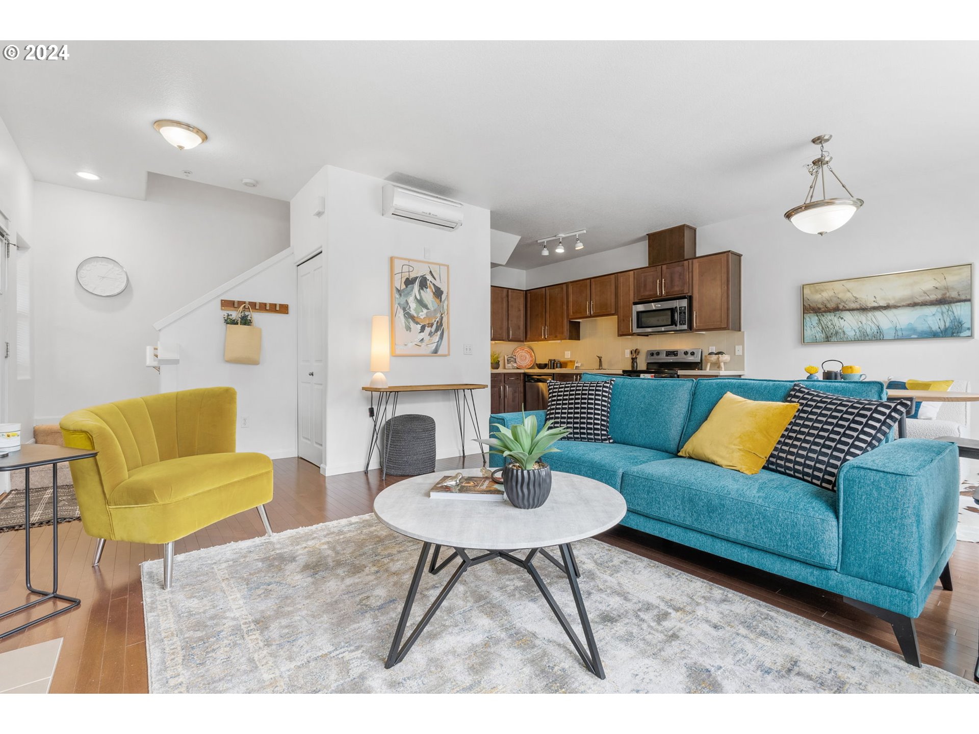 665 NW FALLING WATERS LN 101