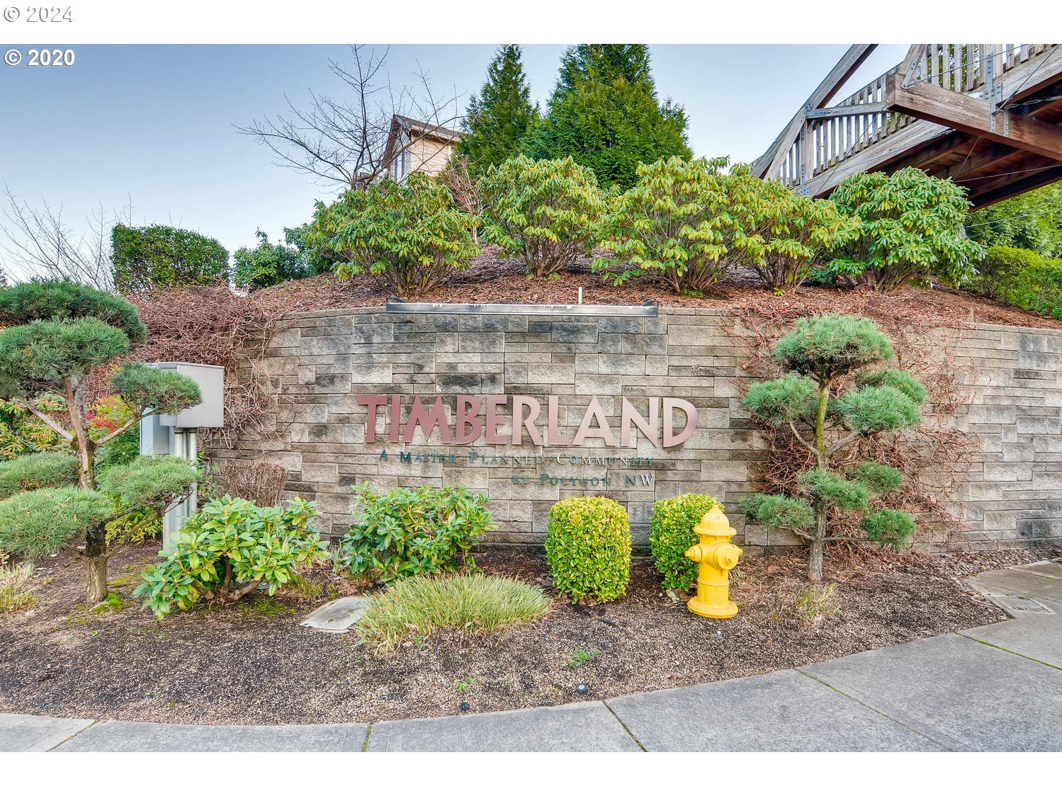 665 NW FALLING WATERS LN 101