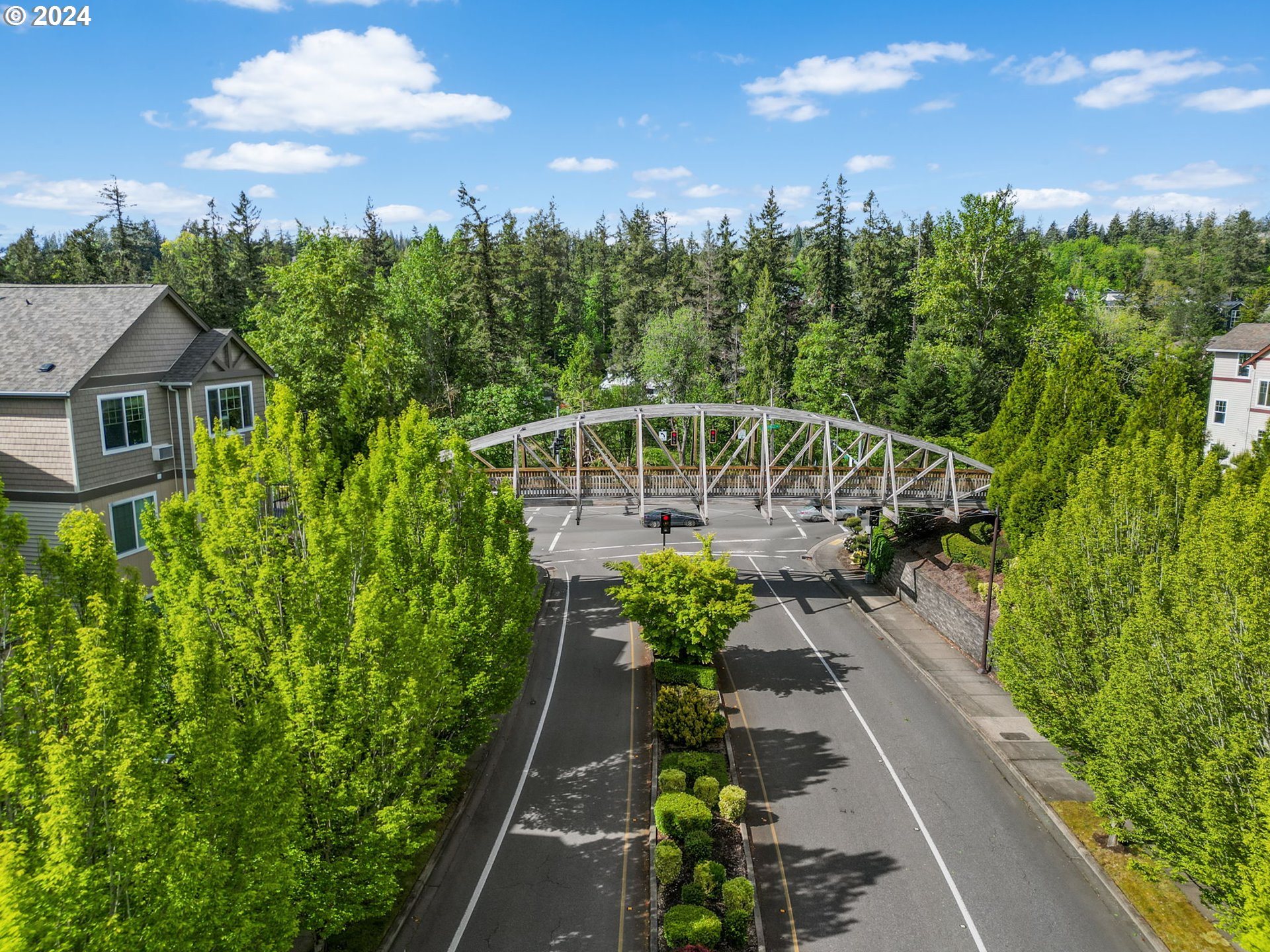 665 NW FALLING WATERS LN 101