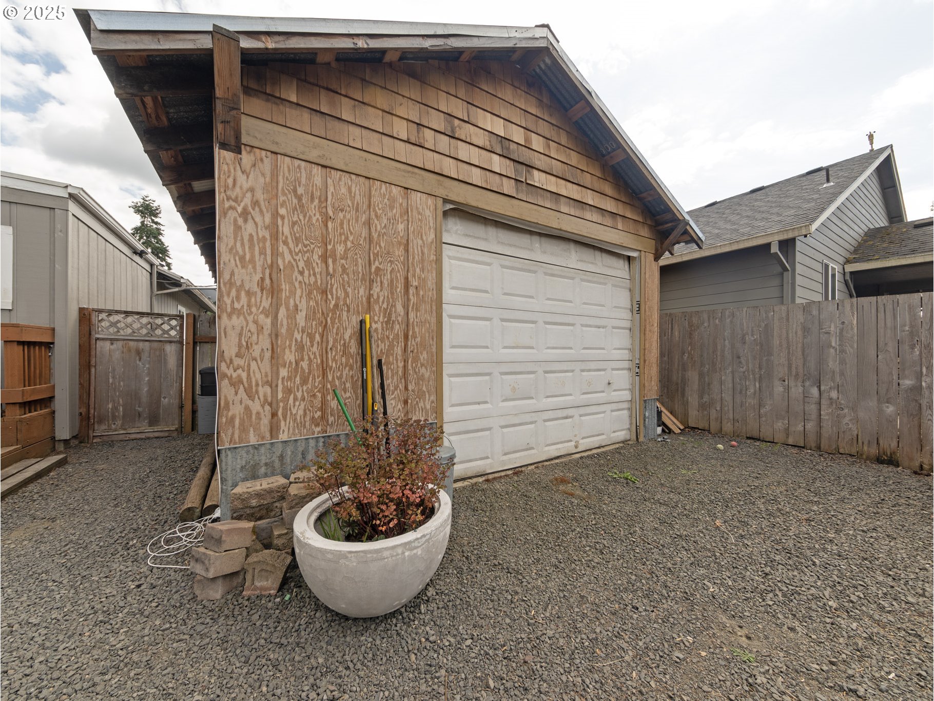 1142 CLATSOP ST