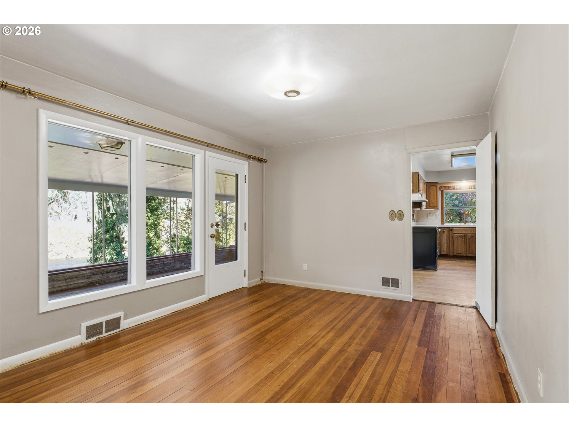 245 SW Linn PL