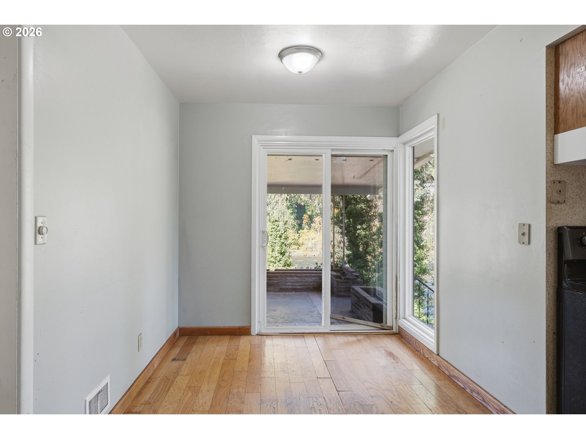 245 SW Linn PL