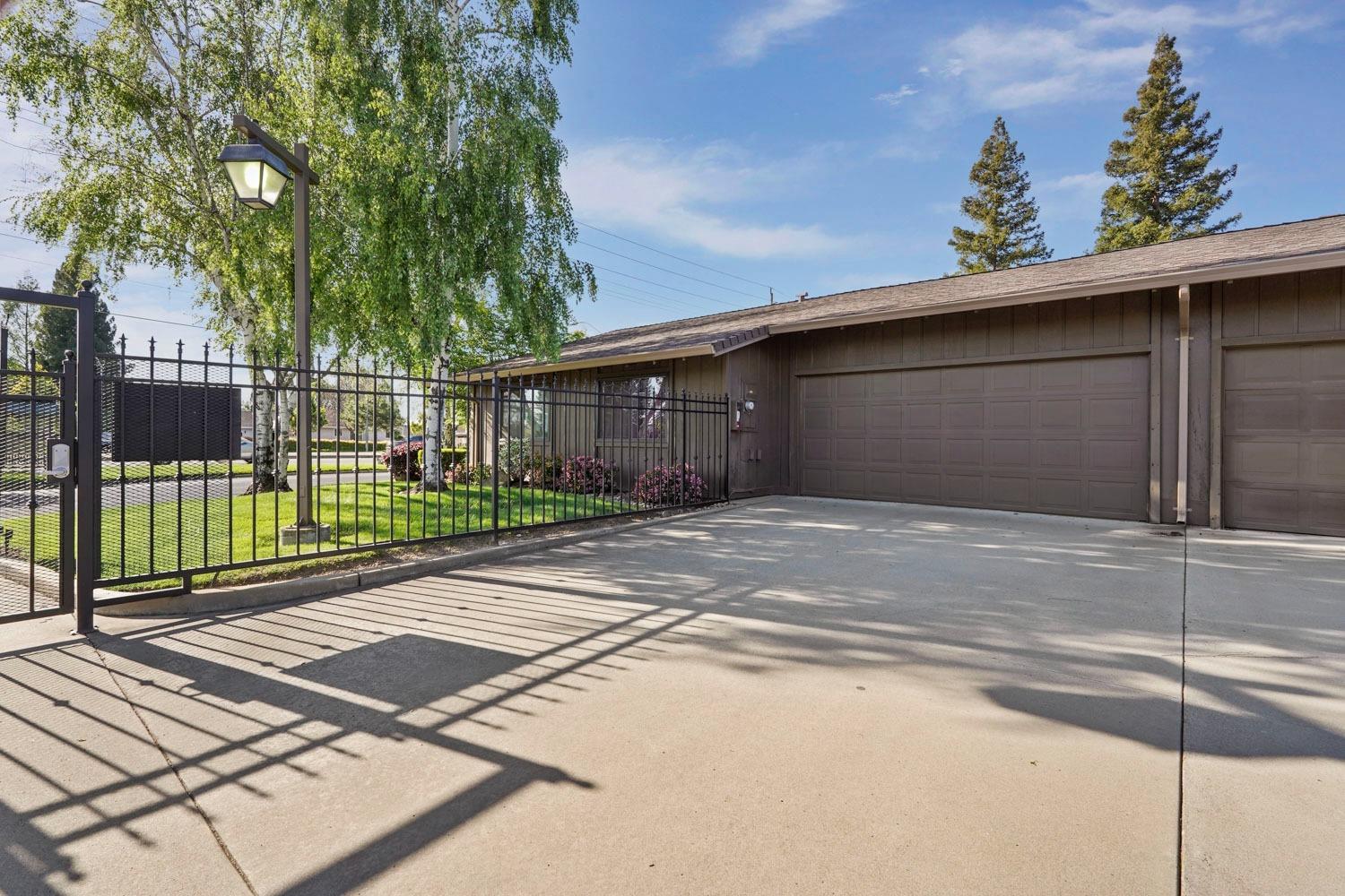 2457 W Elm Street