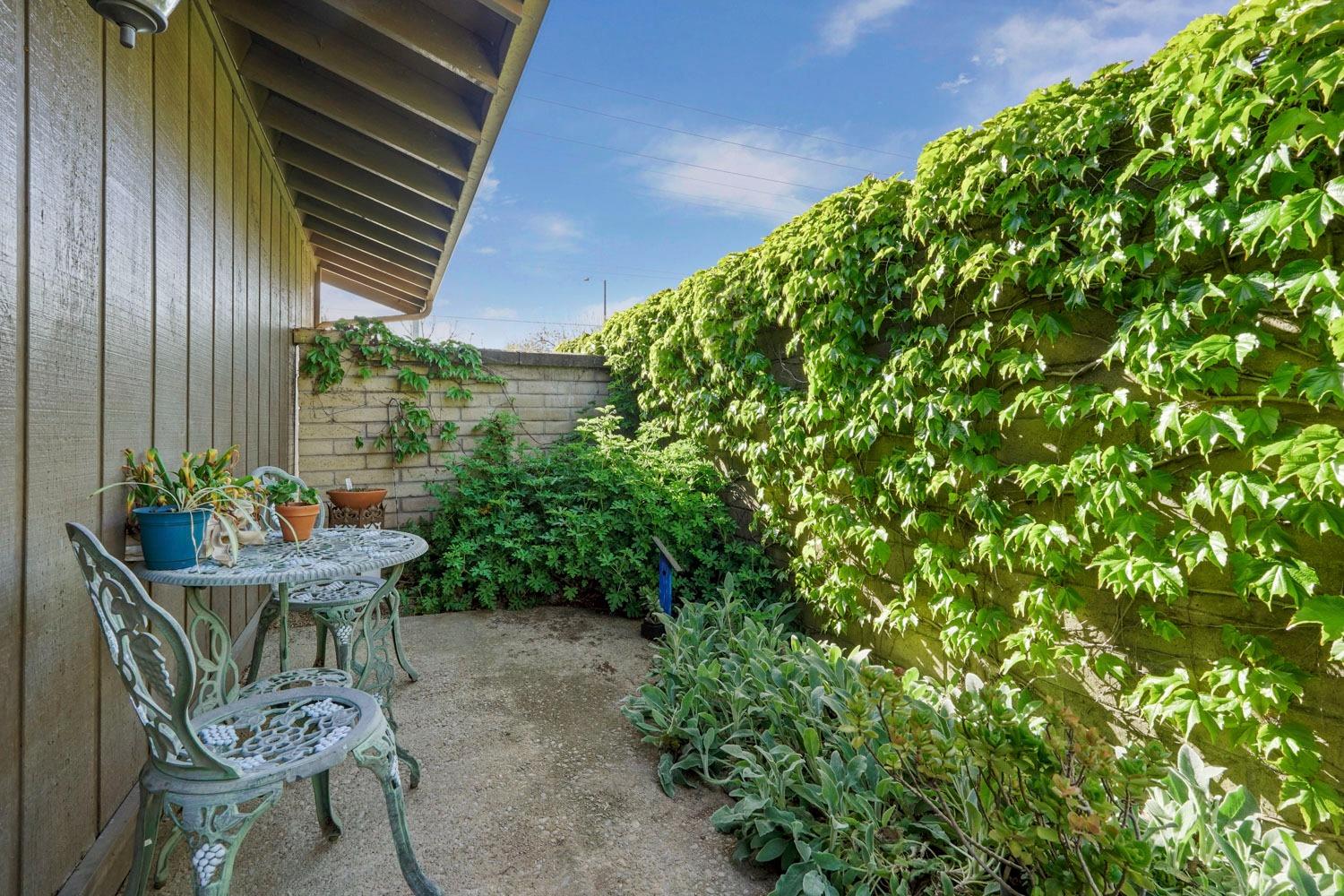 2457 W Elm Street