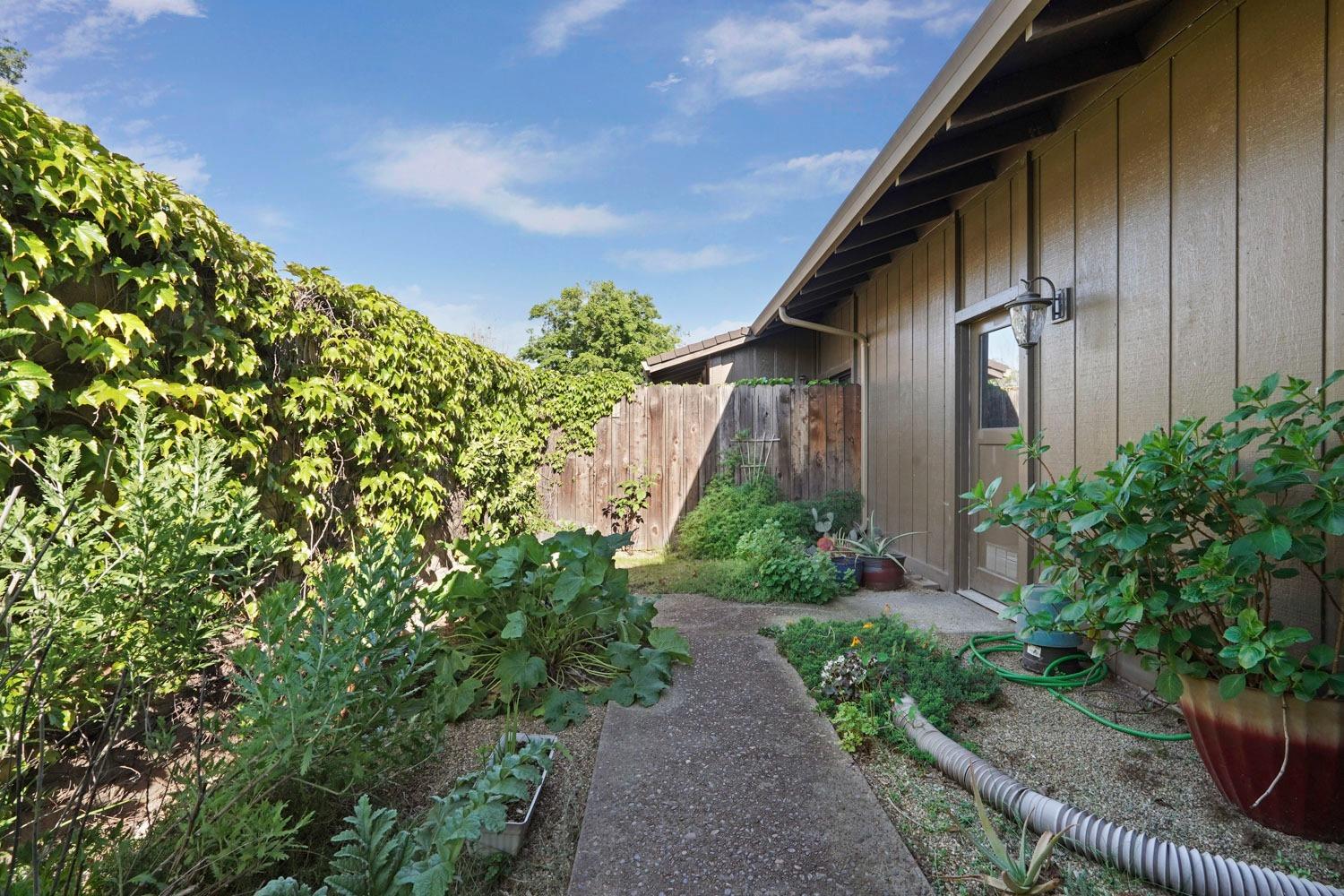 2457 W Elm Street