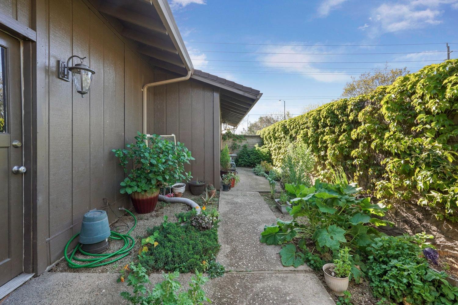 2457 W Elm Street