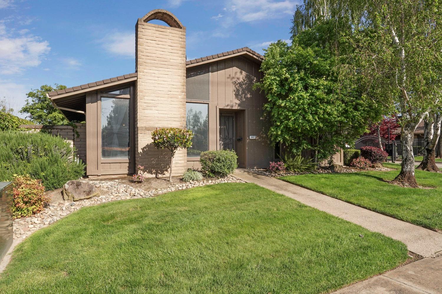 2457 W Elm Street