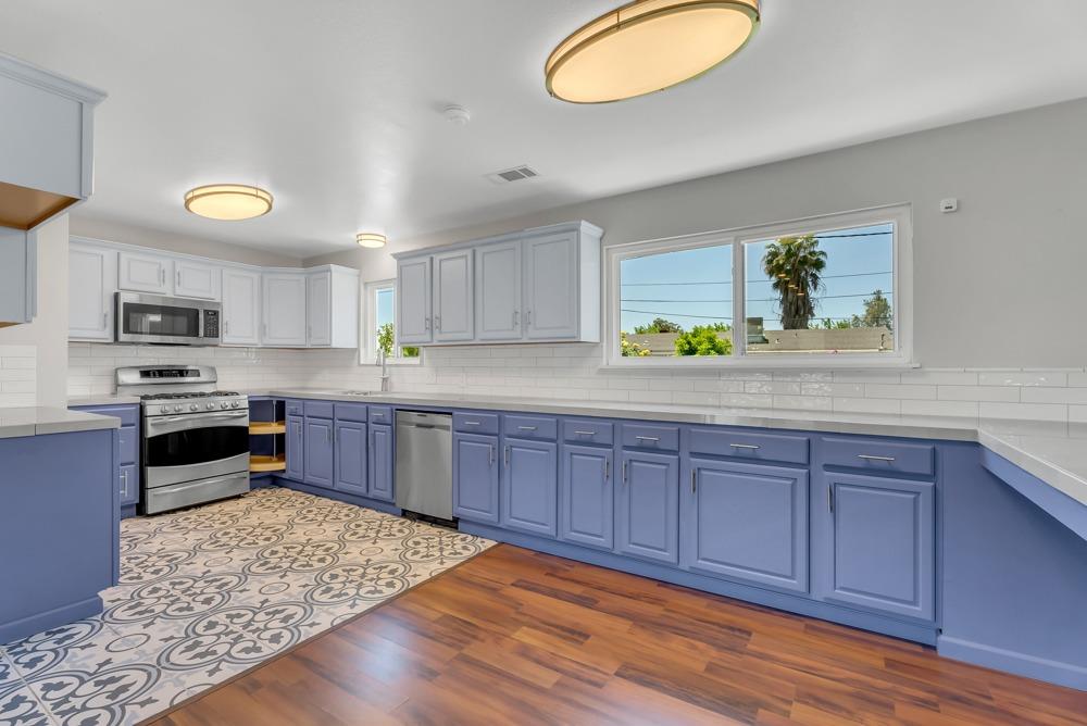 576 Thomsen Road