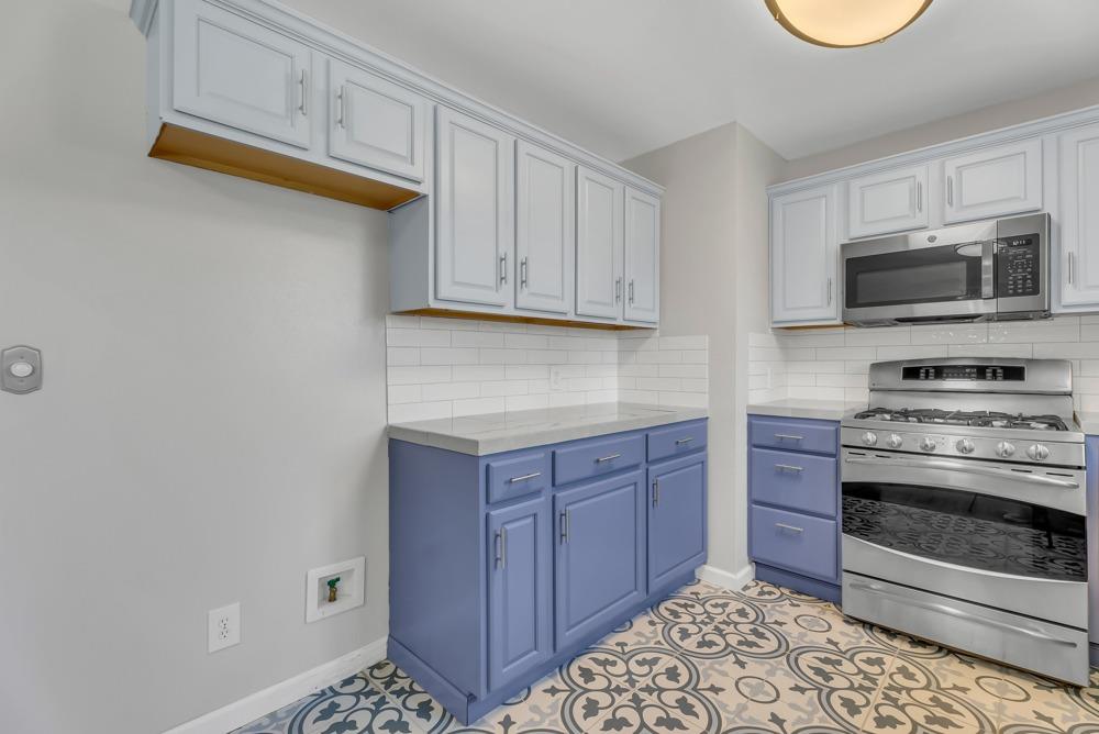 576 Thomsen Road