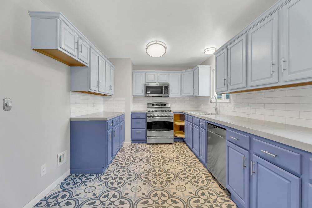 576 Thomsen Road