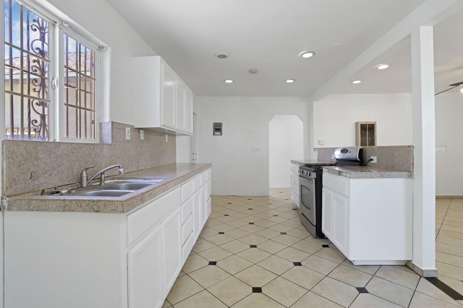 3529 Sierra Madre