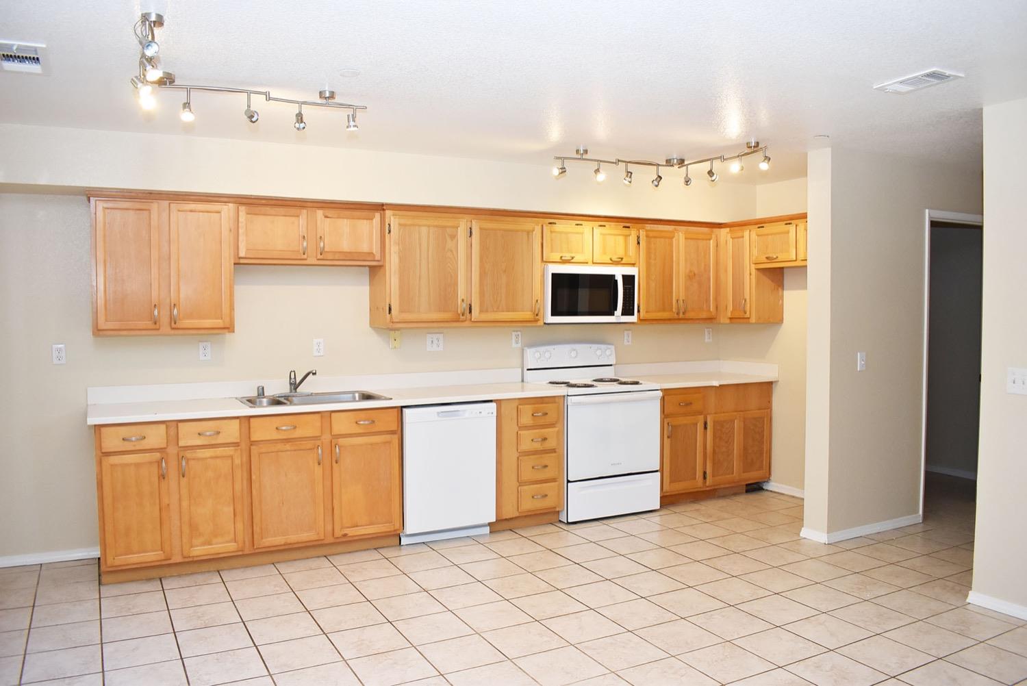 828 Lupine Court