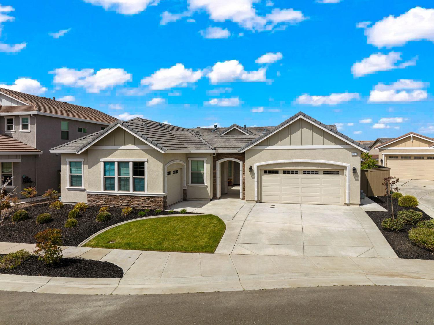 9104 Plympton Loop