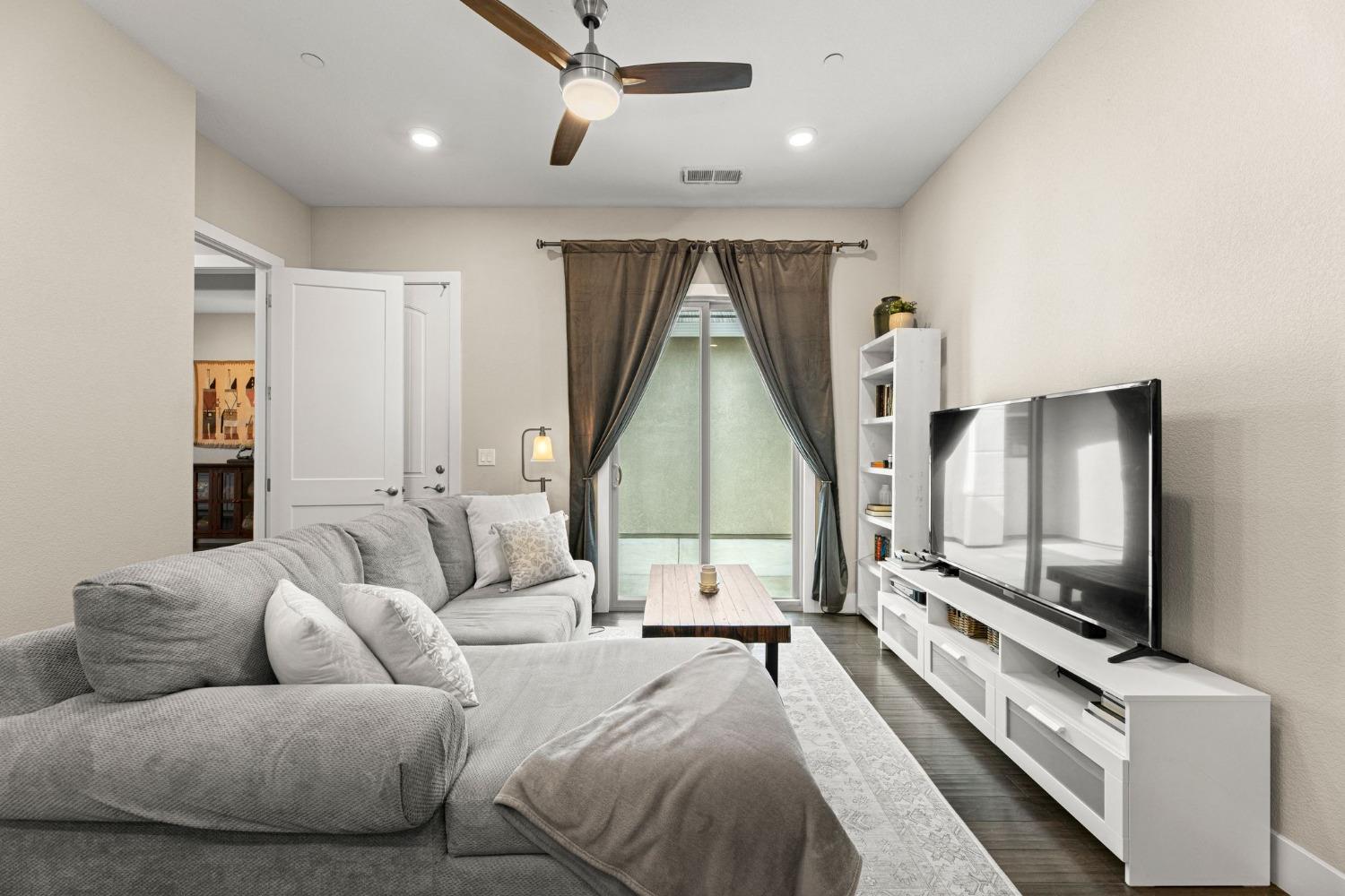 9104 Plympton Loop
