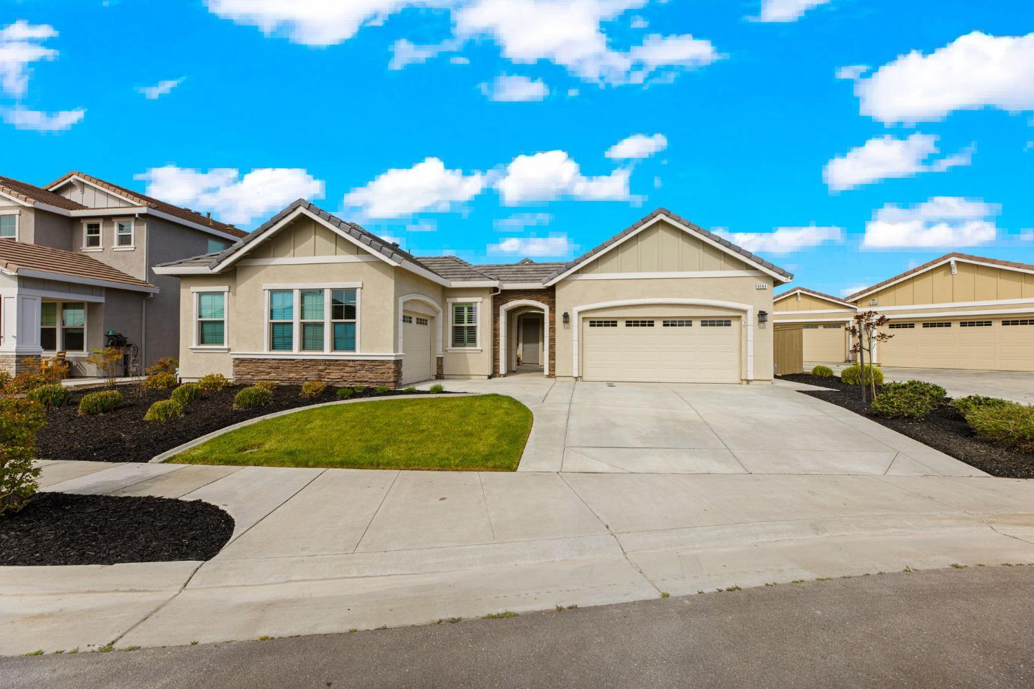9104 Plympton Loop