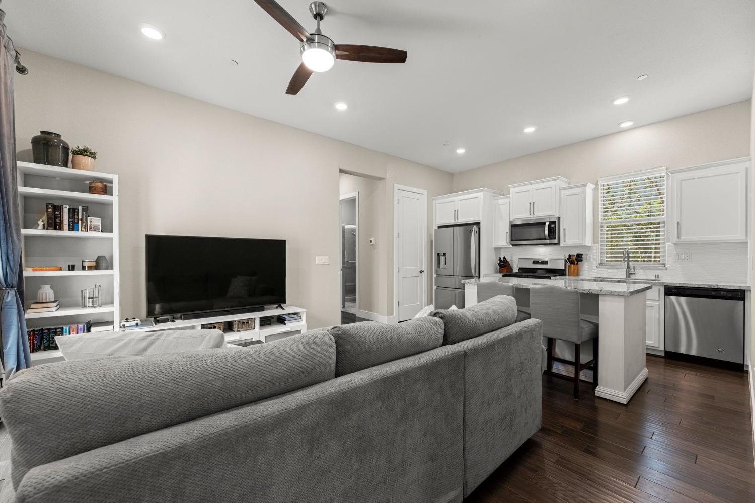 9104 Plympton Loop