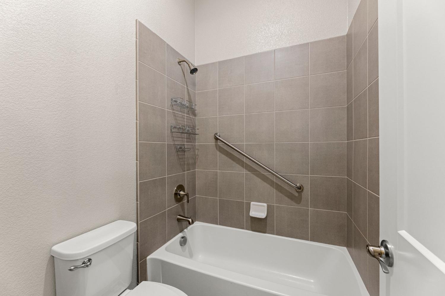 9104 Plympton Loop