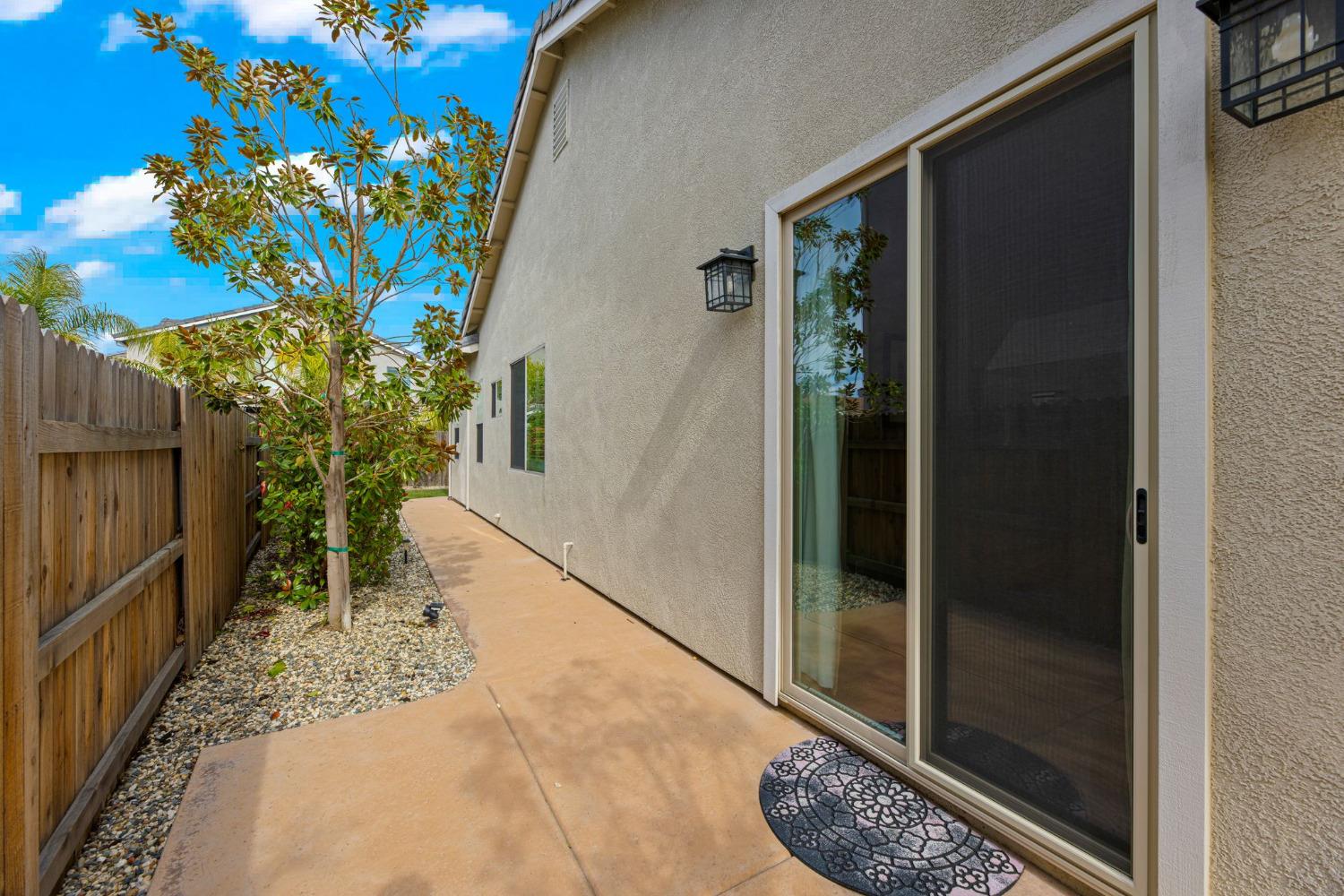 9104 Plympton Loop