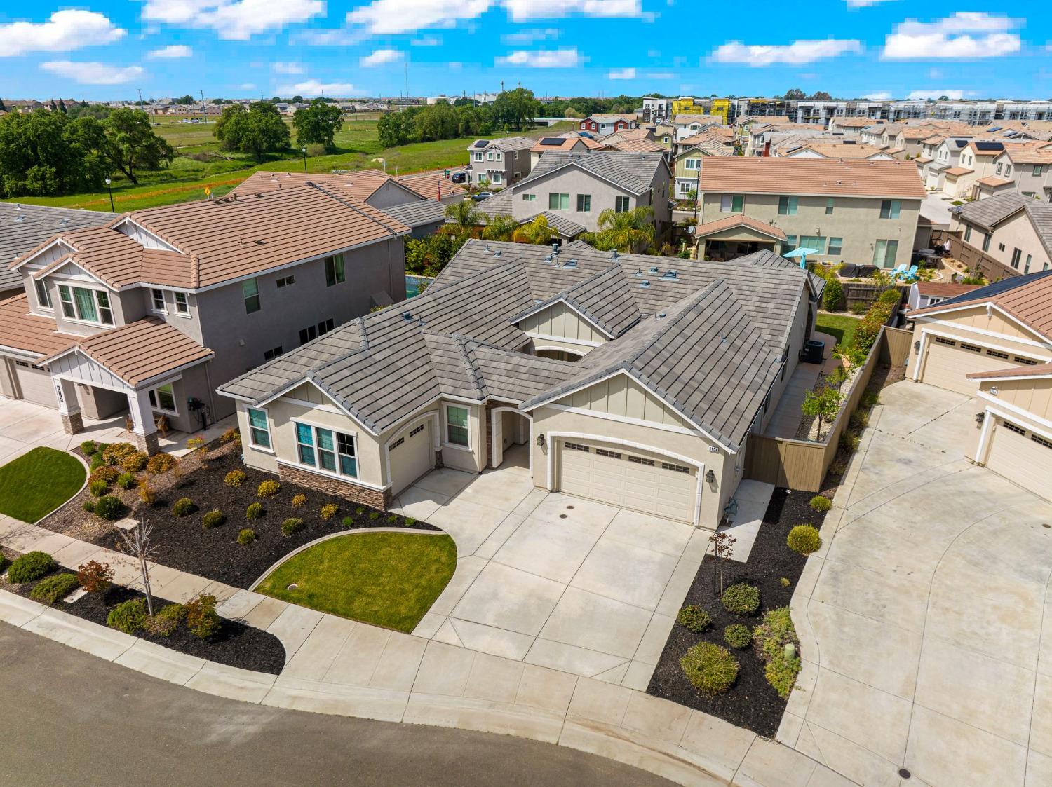 9104 Plympton Loop