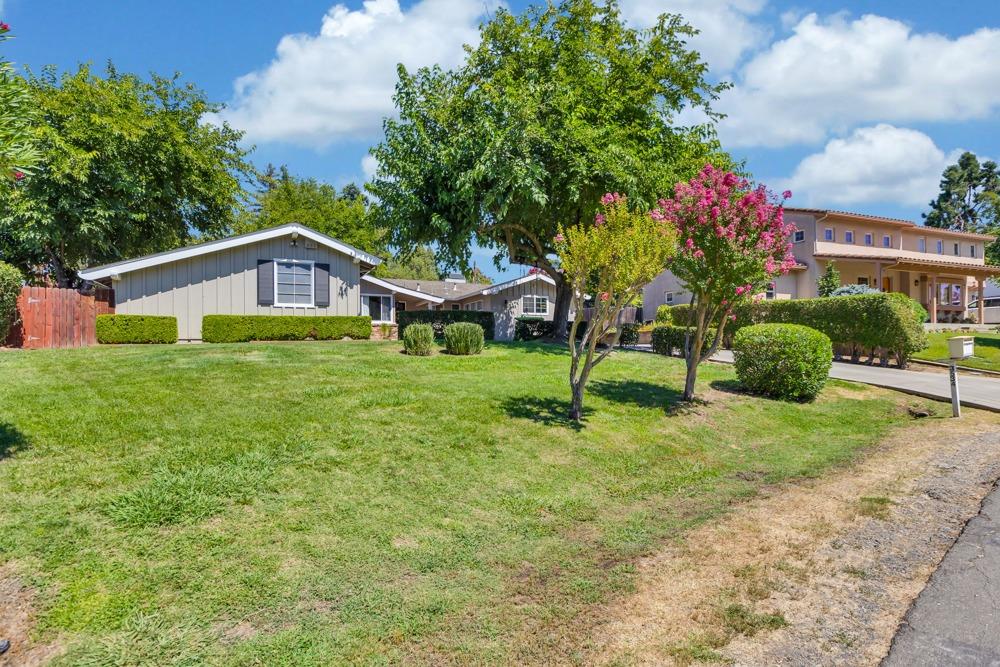 3534 Altamont