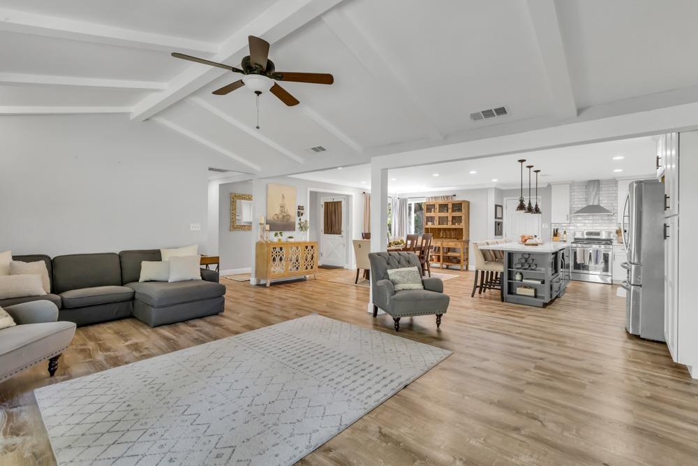 3534 Altamont
