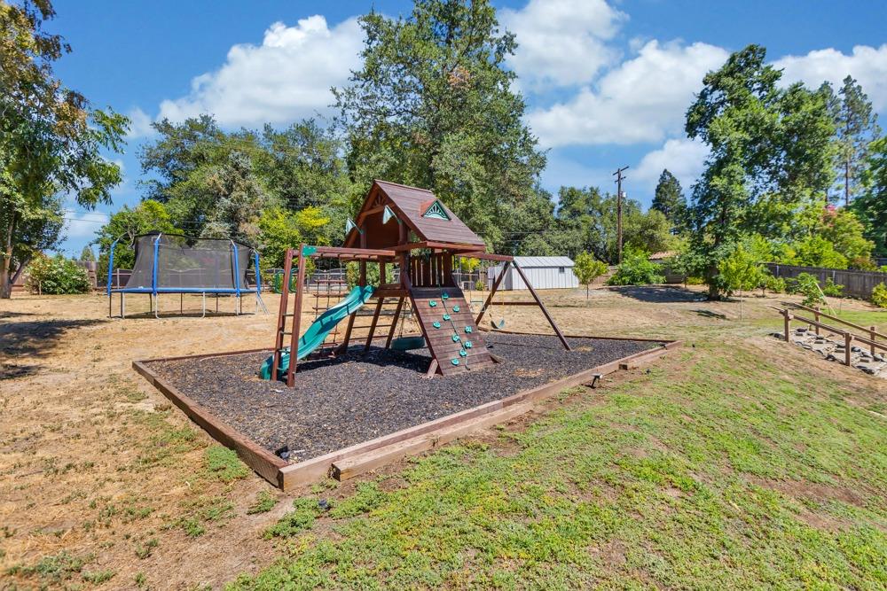 3534 Altamont