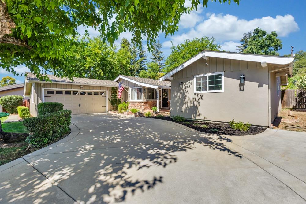 3534 Altamont