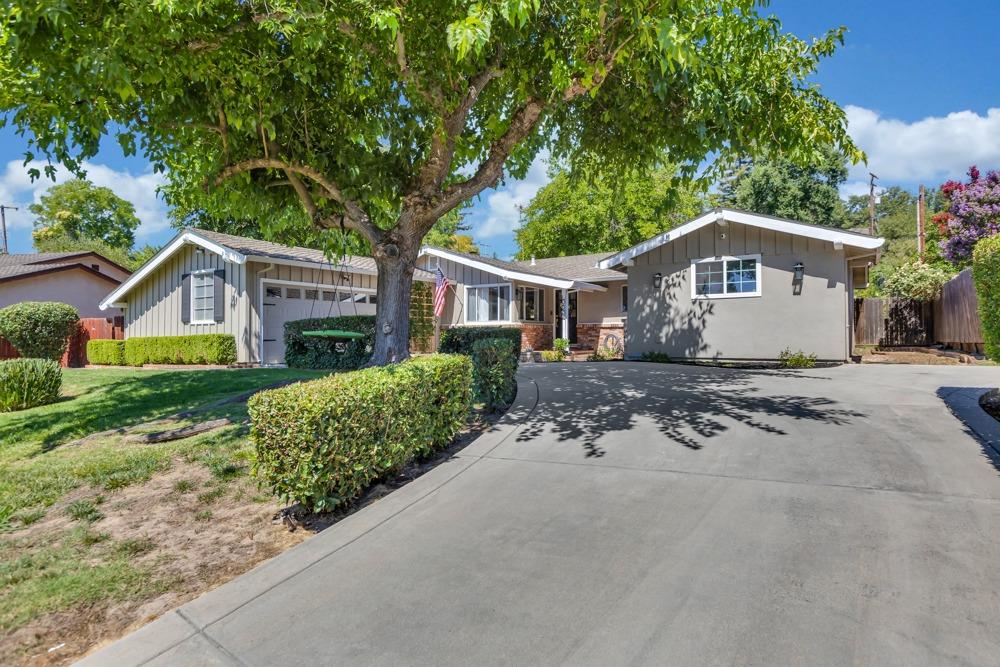 3534 Altamont