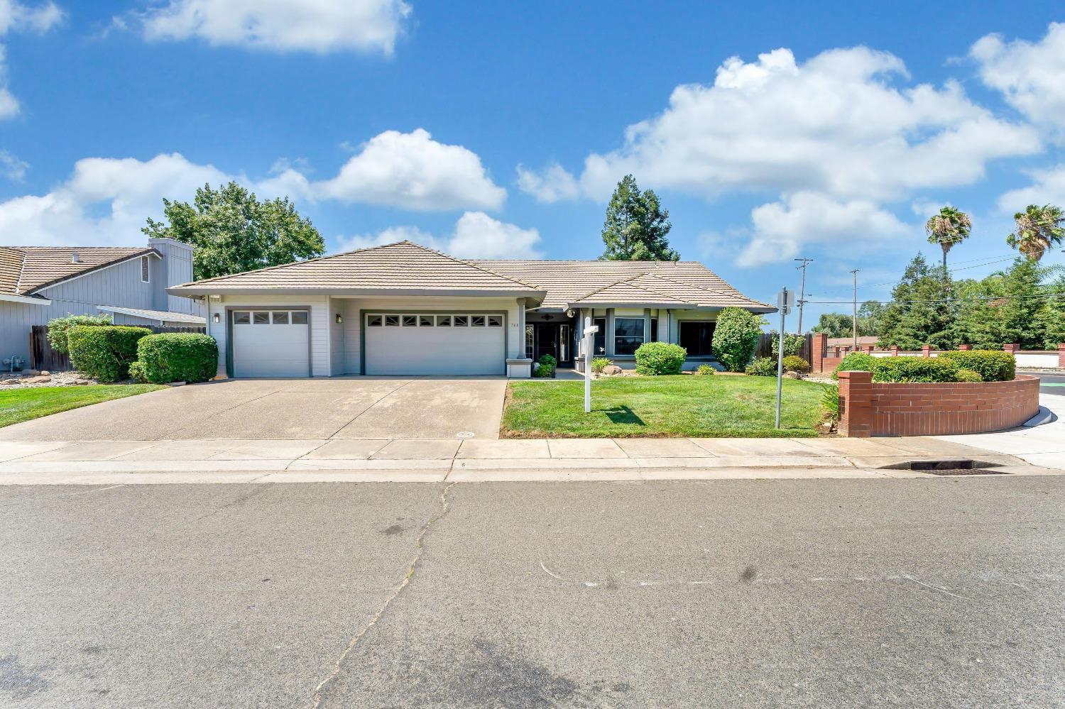 368 Emerald Oak Drive