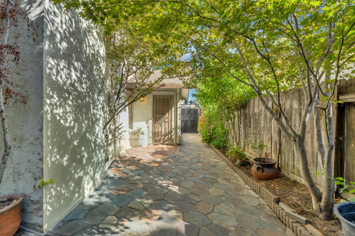 9727 Majestic Lane