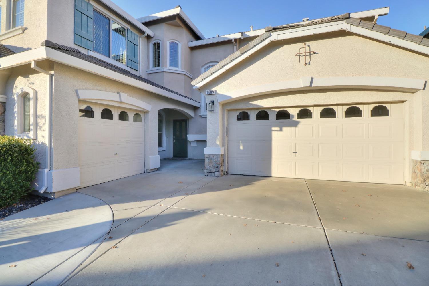 1609 Red Squirrel Street