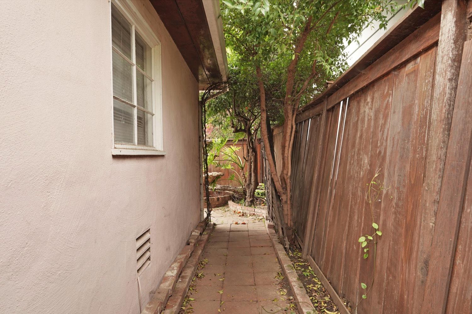 4450 Mead Avenue