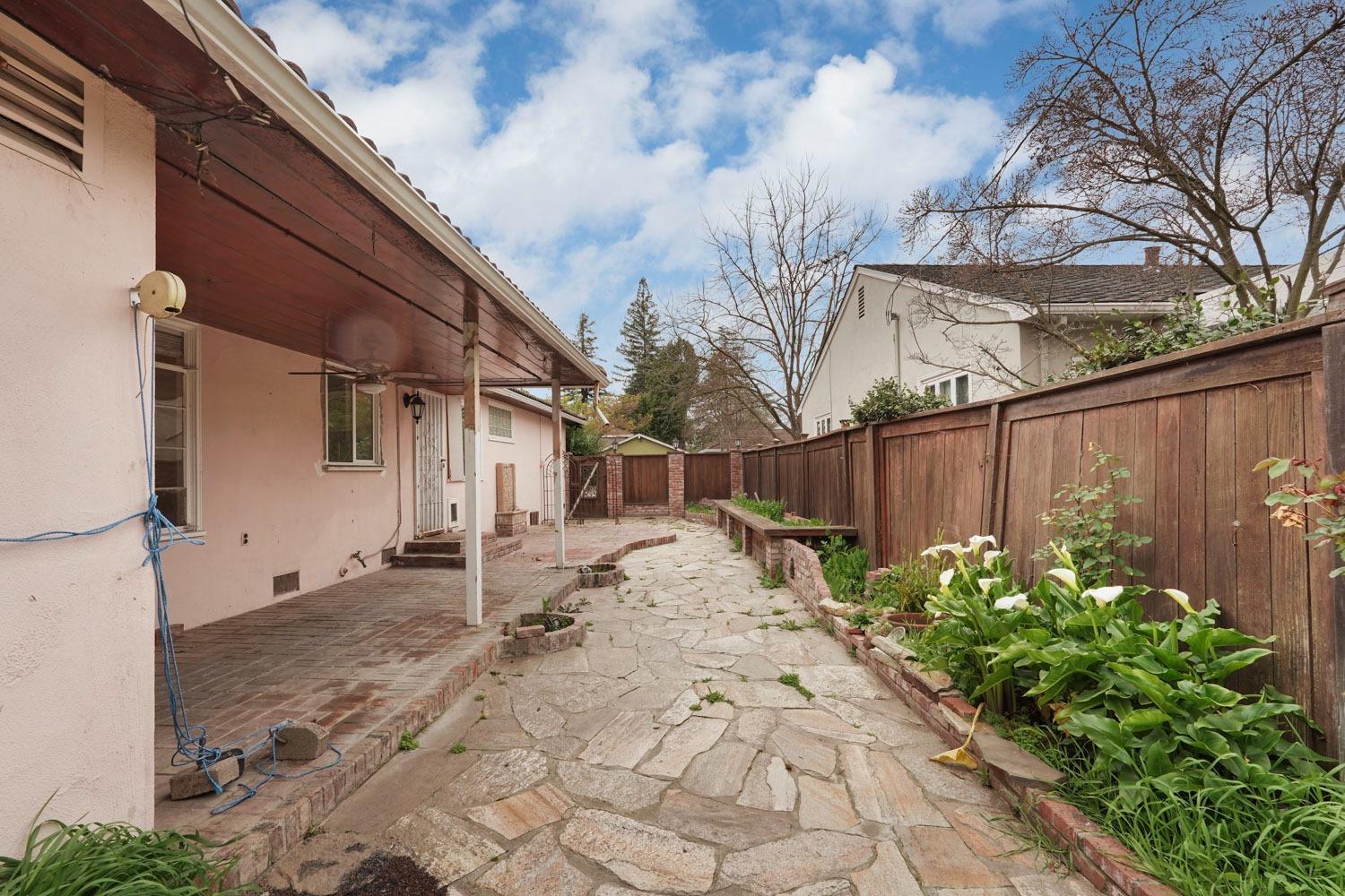4450 Mead Avenue