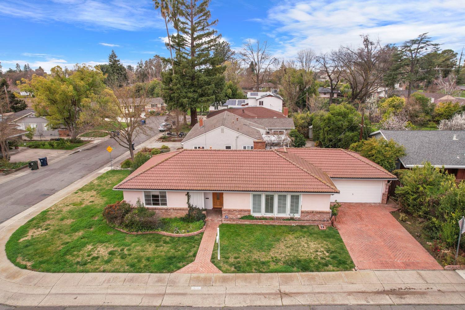 4450 Mead Avenue