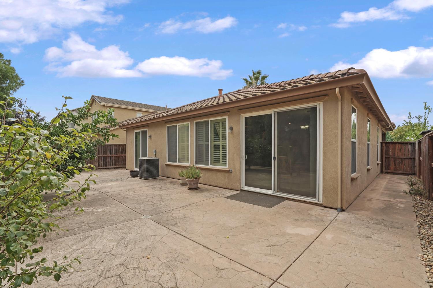 2454 Legacy Way