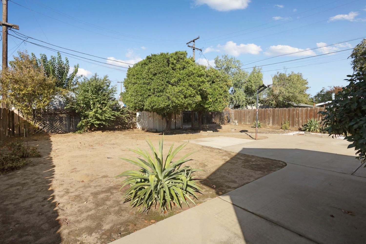1129 E. Alameda Street