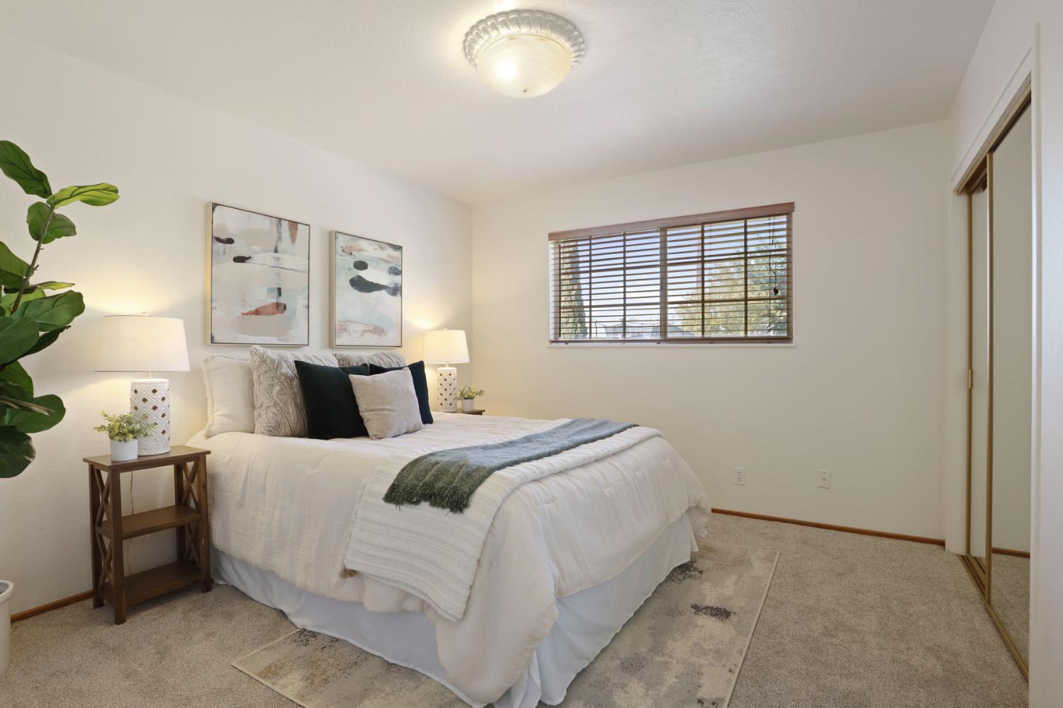 1129 E. Alameda Street