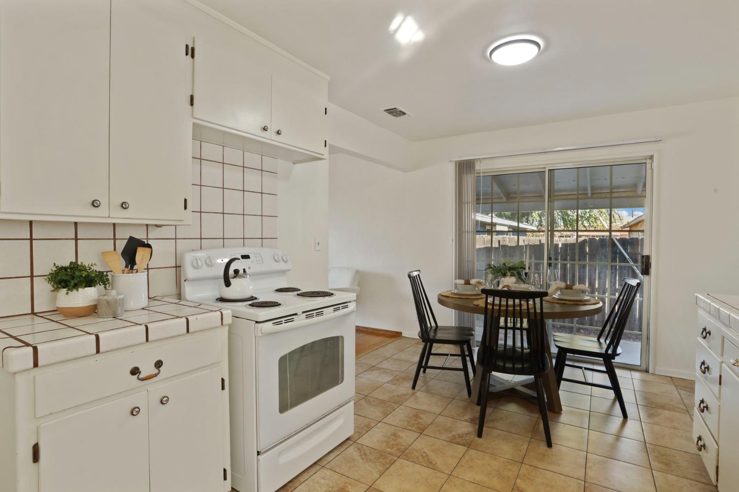 1129 E. Alameda Street